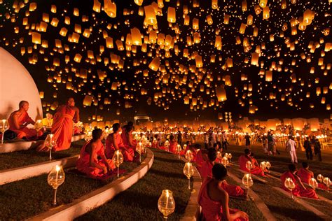 A lantern festival in Thailand. : r/pics