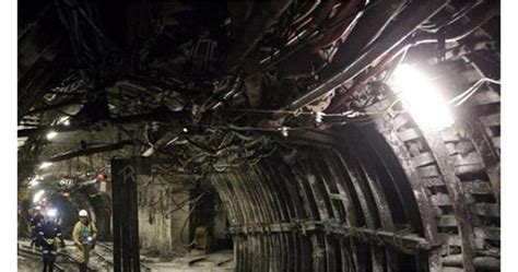 Миньори прекараха 18 часа под земята в знак на протест