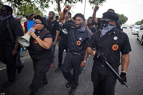 Prominent Black Lives Matter Activist DeRay McKesson Is Arrested