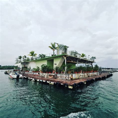 Smith Marine: Floating Restaurant That’s Just A 10-Min Ferry Ride Away