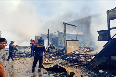 Diduga Korsleting Tiga Rumah Di Kota Ternate Ludes Dilalap Api