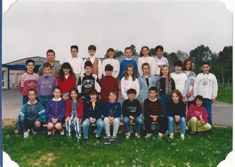 Photo De Classe Classe Cm2 De 1992 Ecole Sainte Marie Copains Davant