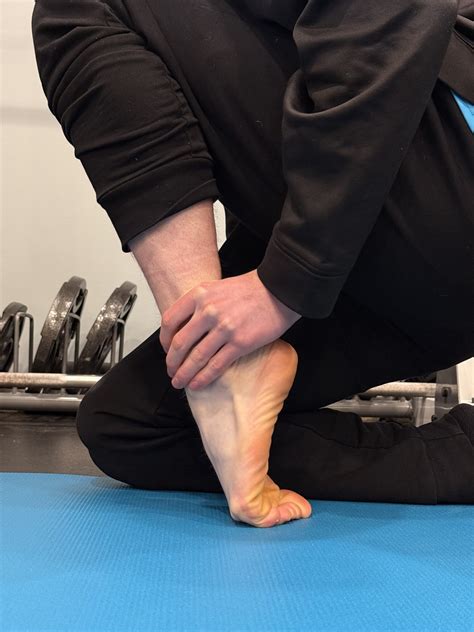 How to Stretch Your Tibialis Anterior: A Step-by-Step Guide to Improve