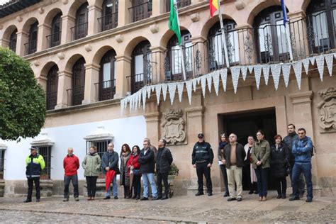 La Corporaci N Municipal Se Concentra En Las Puertas Del Ayuntamiento