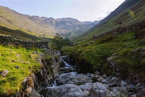 5 Best Walking Routes Up Scafell Pike + Instructions & Map