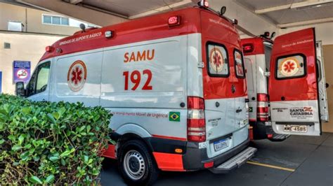 Homem De Anos Tem Parada Cardiorrespirat Ria Revertida Em Jaragu Do