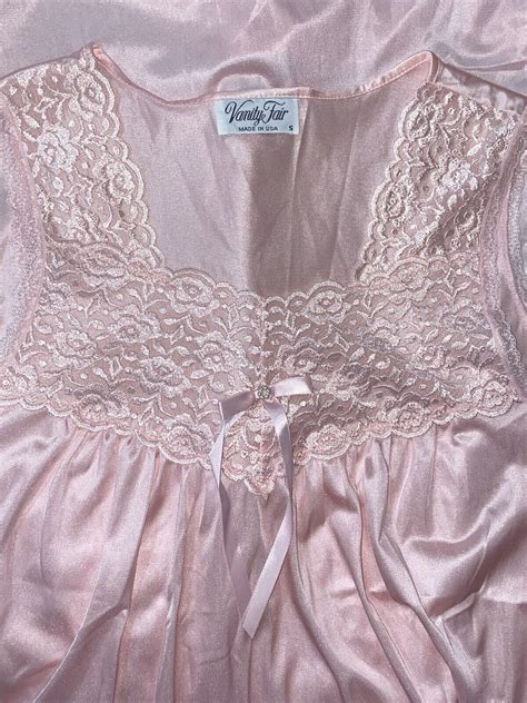 Vintage Vanity Fair Pastel Pink Nightgown With Matchi Gem