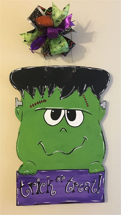 Frankenstein Halloween door hanger | Frankenstein halloween, Halloween ...