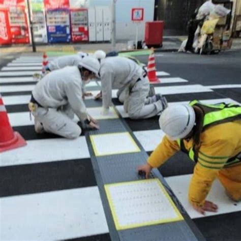 横断歩道の点字ブロックとsapix社会 新4年sapix生の娘っ子＆大学生の息子＆お金や日常