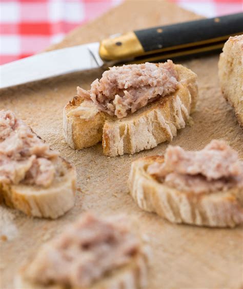 Terrine De Campagne Au Piment D Espelette 2 Parts Clos Saint Sozy