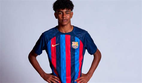 FC Barcelona chama jovem de 15 anos e já é o mais jovem de sempre numa