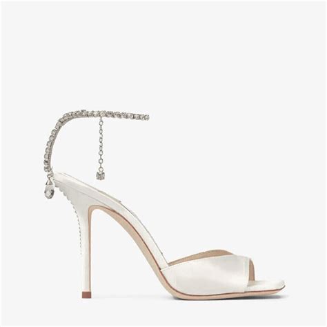 Saeda Sandal 100 水晶饰象牙白色缎面凉鞋 2023春季系列 Jimmy Choo