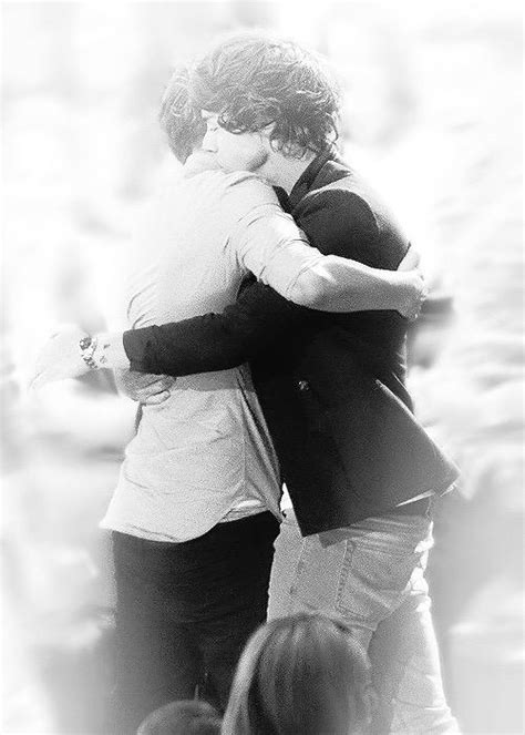 Harry Styles Hug Larry Stylinson Louis Tomlinson Larry Hug Image