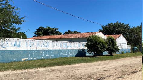 Por Falta De Estrutura Containers Ser O Usados Como Salas De Aula Para