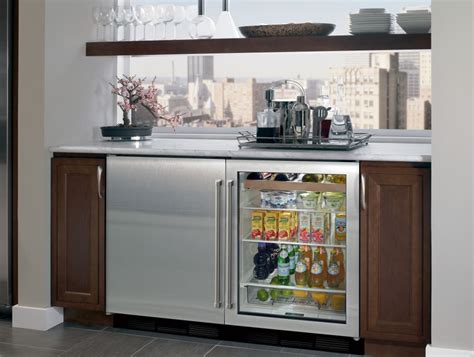 Sub Zero Uc24bgsphrh 24 Inch Built In Undercounter Beverage Center With 60 Cu Ft Capacity 8