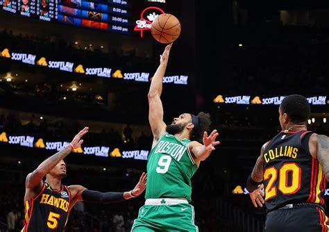 Nba Celtics Notch Eighth Straight Win Beat Hawks Despite Injuries