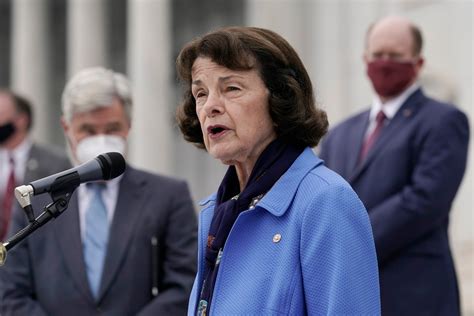 What Should Democrats Do About Dianne Feinstein