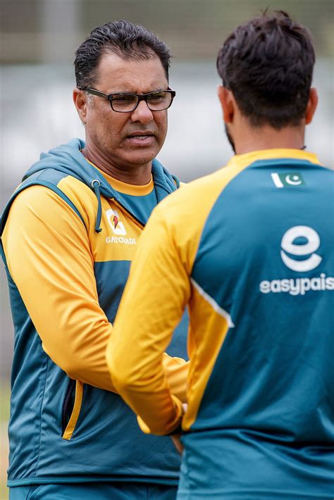 Waqar Younis Talks To A Player During A Training Session At Eden Park