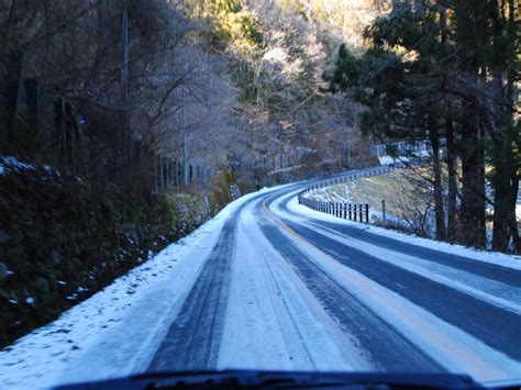 雪道も安心な北海道ドライブ！コツと対策を覚えて冬も安全に楽しもう くるたび