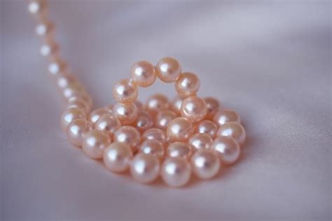 How To Wear Pink Pearls This Summer Pearlsonly Pearlsonly Save