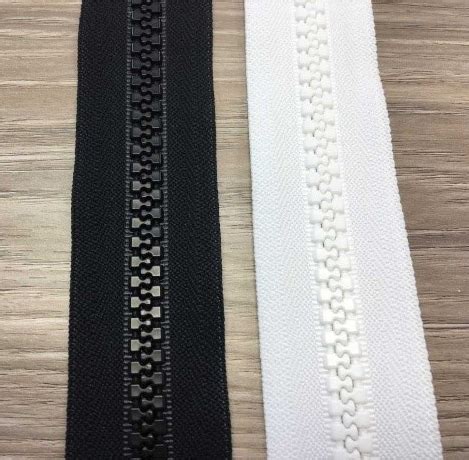 YKK 5 YKK Marine Chain ZIPPER Black Or White 219 Yd Roll