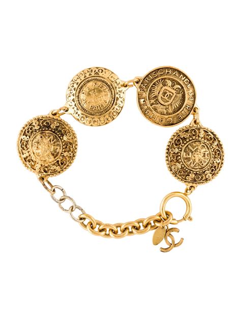 Chanel Vintage CC Medallion Link Bracelet - Gold-Plated Link, Bracelets ...