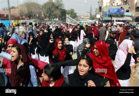 Students Of Punjab Technical College Chant Slogans Against Land Gabbers