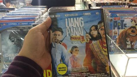 DVD Film Uang Panai Beredar Di Makassar Diklaim Original Tribun