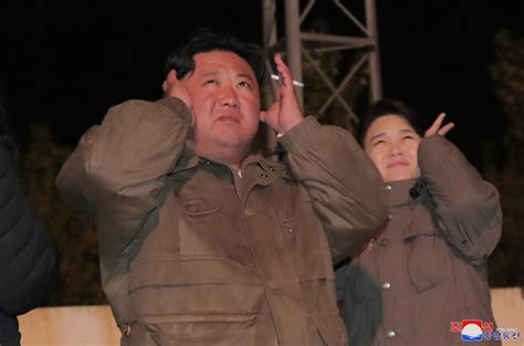 金正恩视察朝鲜人民军战术核武器部队和航空兵部队大规模演练