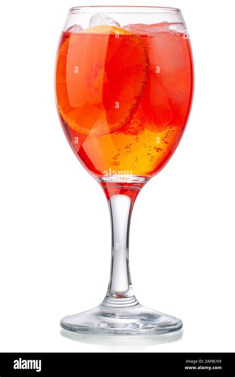 Aperol im glas Fotos und Bildmaterial in hoher Auflösung Alamy