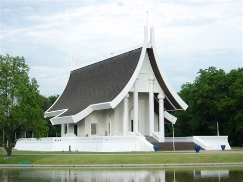 The celebration of the foreign branches of Wat Phra Dhammakaya on the King’s 72nd birthday ...