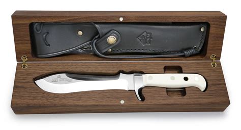 PUMA White Hunter Elefant Mit Holz Geschenkbox PUMA GmbH IP Solingen