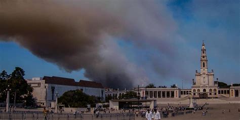 Incendies Au Portugal 7 000 Hectares Ravagés Par Un Feu De Forêt