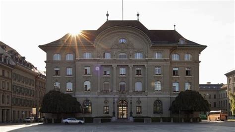 Schweizer Geldpolitik Nationalbank Senkt Den Leitzins Auf 1 25