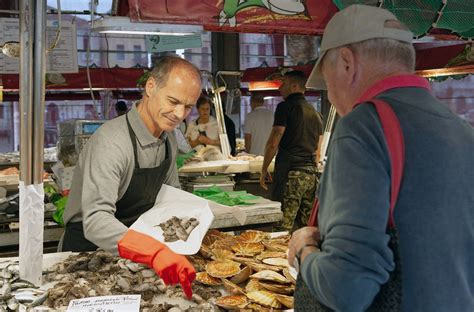 Chutě velkoměsta Venedig Der Rialtomarkt S05E01 2023 ČSFD cz