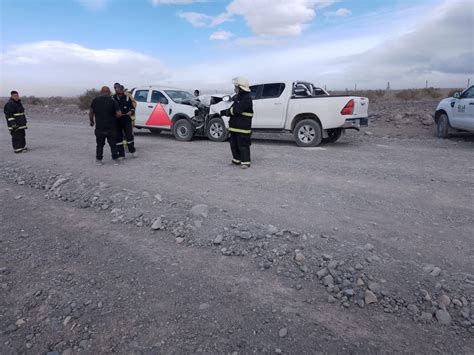 Fuerte Choque Frontal Entre Dos Camionetas Cerca De Buta Ranquil