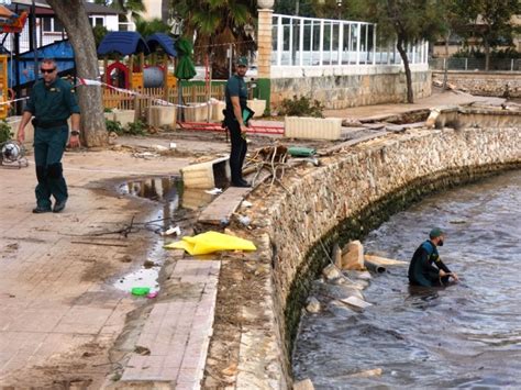 El GEAS de la Guardia Civil reanuda la búsqueda por mar del pequeño