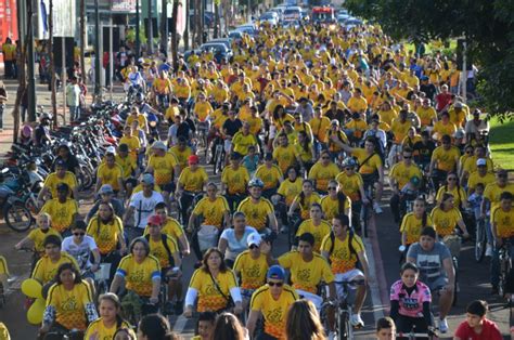 2 Pedal Cristo reúne centenas de ciclistas em Dourados Rádio Coração