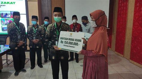 Baznas Sragen Salurkan Zakat Ke Marbot Masjid Fakir Miskin Dan UMKM