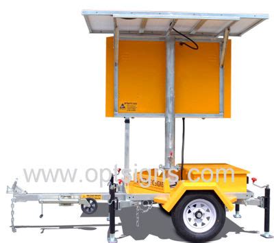 China G032601 Top Quality Solar Powered Trailer Mounted Color Vms