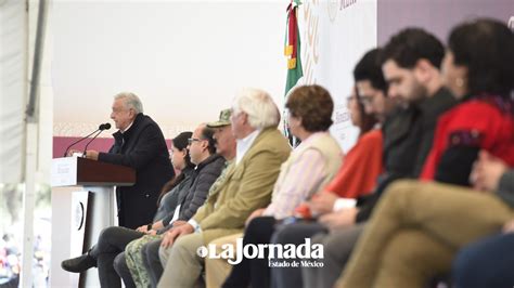 AMLO y Delfina Gómez entregan apoyos de Programas para el Bienestar en