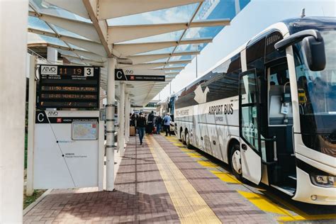 Schneller Bustransfer Vom Flughafen Marco Polo Nach Venedig