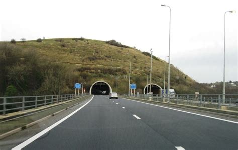 Round Hill Tunnels A20 © Alex Mcgregor Cc By Sa20 Geograph