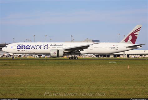 A7 BAF Qatar Airways Boeing 777 3DZER Photo By Victor Pody ID 1327182