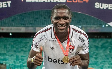 Presidente Do Vitória Confirma Saída De Zapata E Revela Motivo