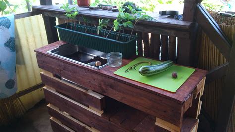 Outdoor Küche Aus Paletten Draußen Speisen Outdoorküchen Liegen Voll