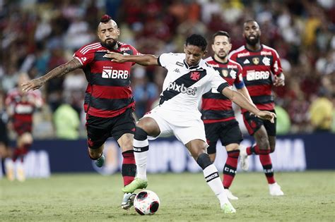 Flamengo vence Vasco na semifinal e decide título carioca o