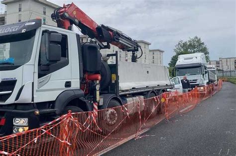 Asse Mediano Melito Scampia Arrivati Questa Mattina I New Jersey Si