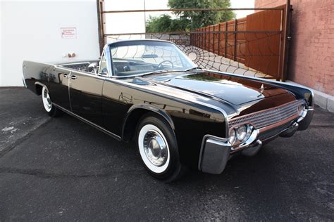 1961 LINCOLN CONTINENTAL CONVERTIBLE