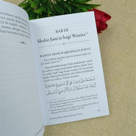 Buku Saku Panduan Praktis Shalat Berjamaah Bagi Wanita Toko Muslim Title